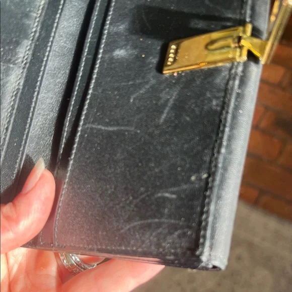 Vintage Gucci Black Leather Wallet with Gold Tone Clasp - Picture 8 of 16